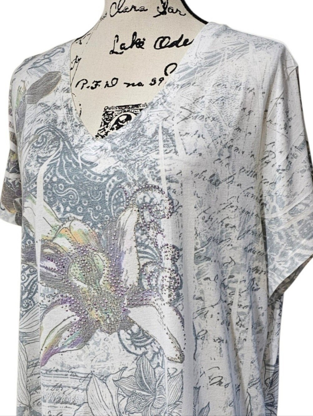 Westbound White and Light Gray Floral Print Tunic Top - Picture 2 of 7